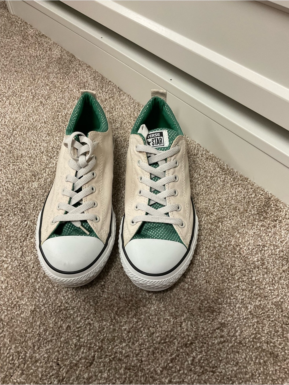 Converse Juniors Low Top Sneakers in Cream with Green Details